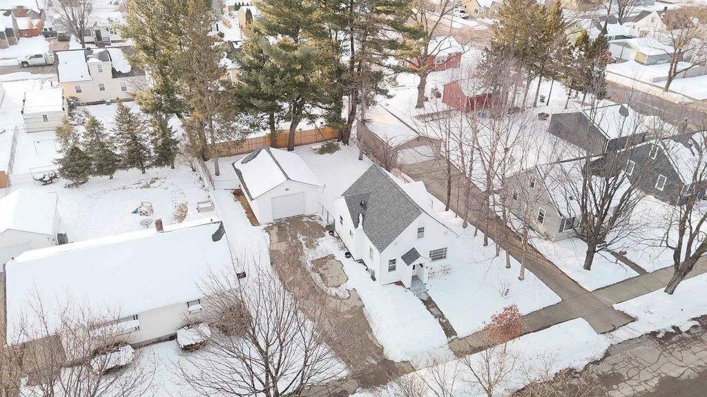 Photo of 424 N 8th AVENUE, Wausau, WI 54401 (MLS # 22600758)