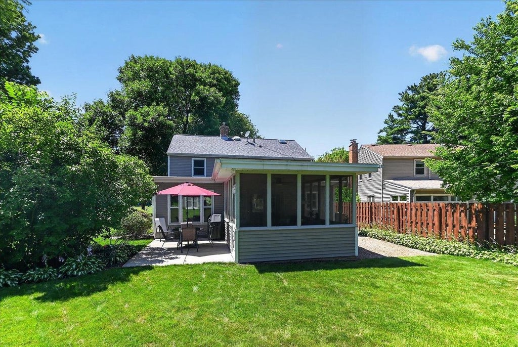 Photo of 445 Caromar DRIVE, Madison, WI 53711 (MLS # 2027440)