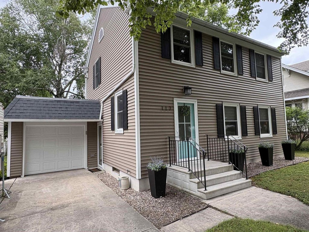 Photo of 117 S 1st STREET, Bonduel, WI 54107 (MLS # 50330412)