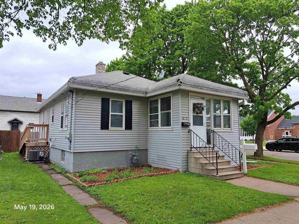Photo of 819 Harrison STREET, Green Bay, WI 54303 (MLS # 50325836)