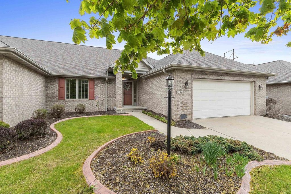 Photo of 394 Woodfield DRIVE, Green Bay, WI 54313 (MLS # 50325551)