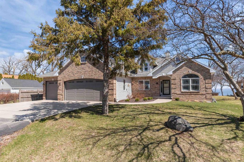 Photo of 3366 Harbor Bay ROAD, Oshkosh, WI 54901 (MLS # 50323311)