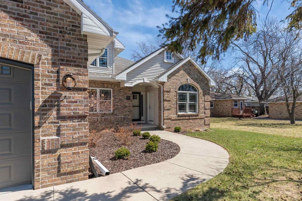 Photo of 3366 Harbor Bay ROAD, Oshkosh, WI 54901 (MLS # 50323311)