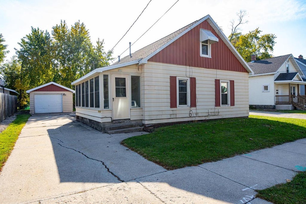 Photo of 751 Vine AVENUE, Oshkosh, WI 54901 (MLS # 50335034)
