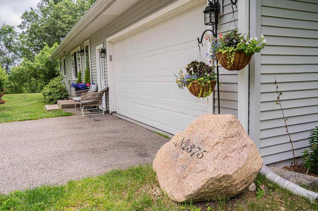 Photo of N2375 Smith ROAD, Waupaca, WI 54981 (MLS # 50327390)