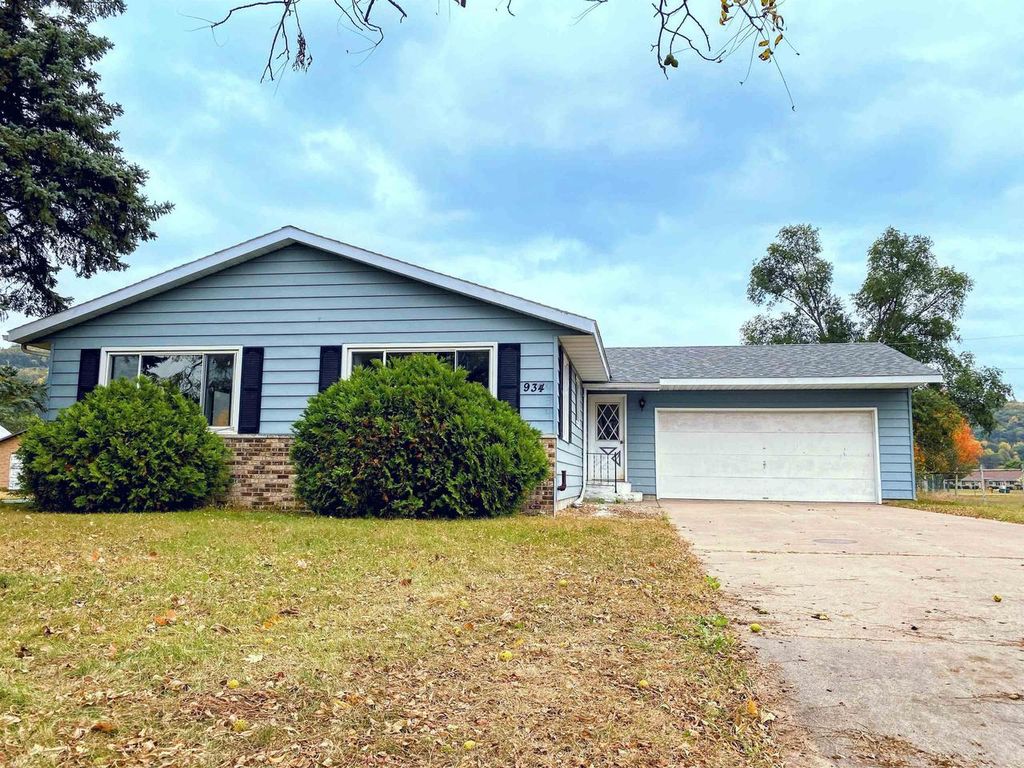 Photo of 3575 N Oakland AVENUE, Shorewood, WI 53211 (MLS # 1945156)