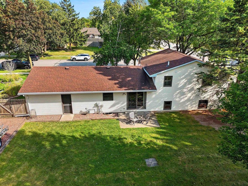 Photo of 1734 Revere TRAIL, De Pere, WI 54115 (MLS # 50315075)