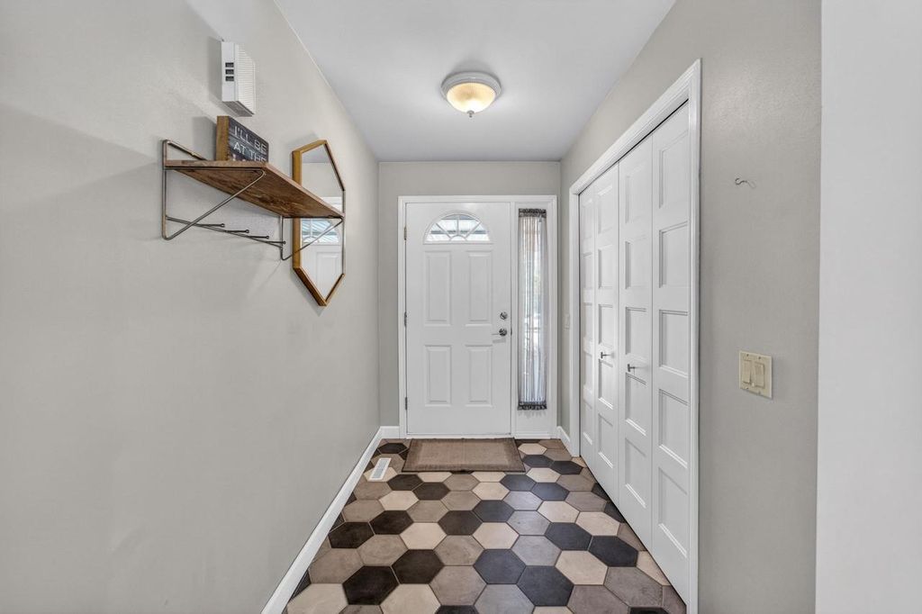 Photo of 304 Westridge PARKWAY, Verona, WI 53593 (MLS # 2020492)