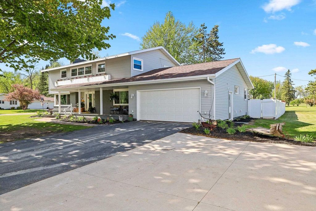 Photo of 504 Sunrise ROAD, Tigerton, WI 54486 (MLS # 50326007)