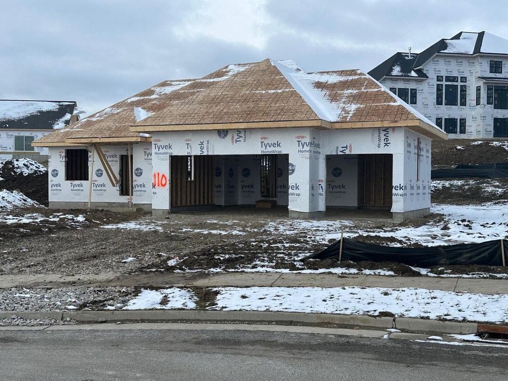 Photo of 110 Retzer View COURT, Waukesha, WI 53188 (MLS # 1942368)