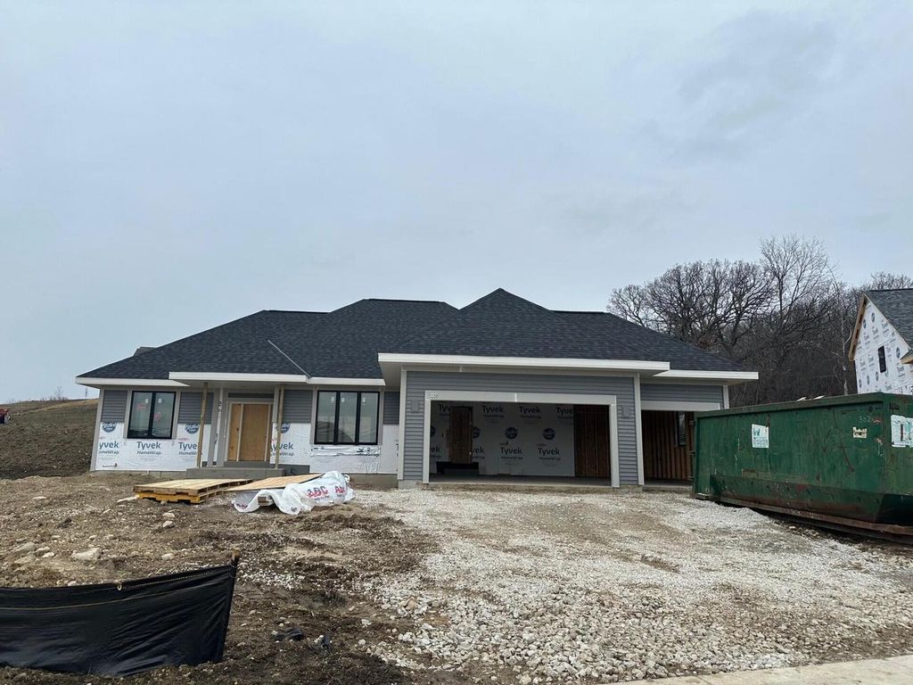 Photo of 110 Retzer View COURT, Waukesha, WI 53188 (MLS # 1942368)