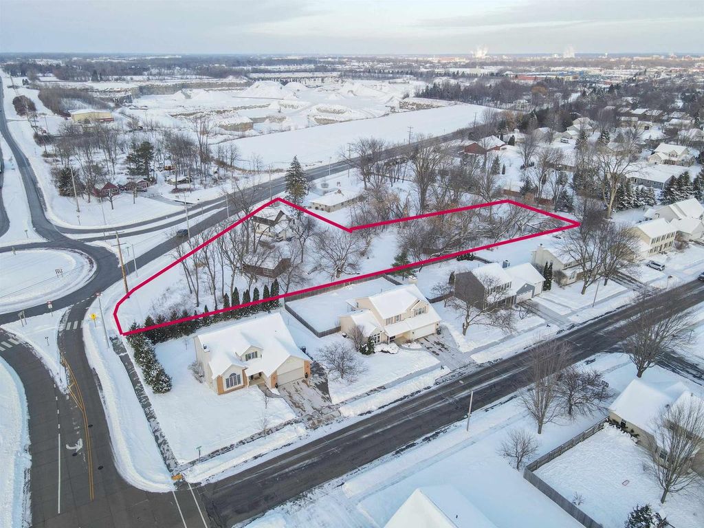 Photo of 1290 W Winneconne AVENUE, Neenah, WI 54956 (MLS # 50319729)