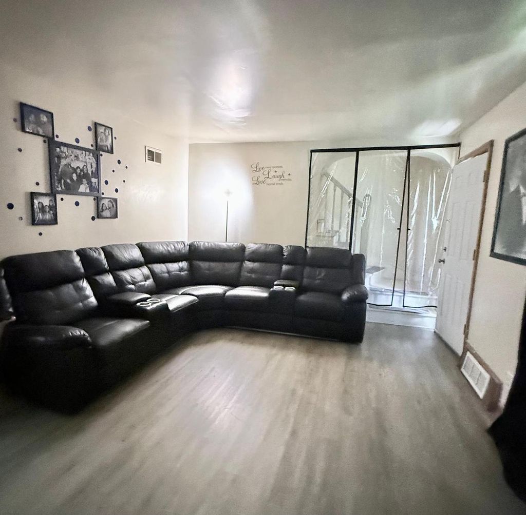Photo of 4166 N 17th STREET, Milwaukee, WI 53209 (MLS # 1938265)