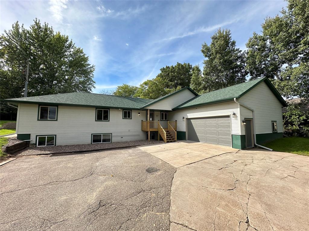 Photo of 2610 Mont Claire ROAD, Eau Claire, WI 54703 (MLS # 1605294)
