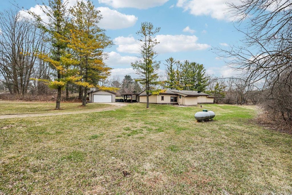 Photo of N1573 County Road H, Palmyra, WI 53156 (MLS # 1954905)