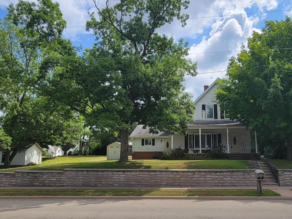 Photo of 716 S Bridge STREET, Manawa, WI 54949 (MLS # 50329585)