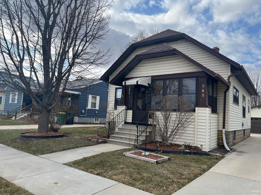 Photo of 572 S Military ROAD, Fond Du Lac, WI 54935 (MLS # 50324282)