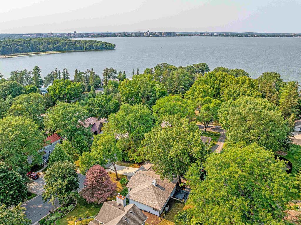 Photo of 5405 GREENLEAF DRIVE, Madison, WI 53713 (MLS # 2028676)