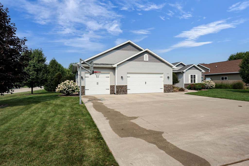 Photo of 1244 Ava COURT, Neenah, WI 54956 (MLS # 50330899)