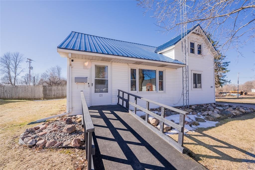 Photo of 121 W Oak STREET, Stanley, WI 54768 (MLS # 1599346)