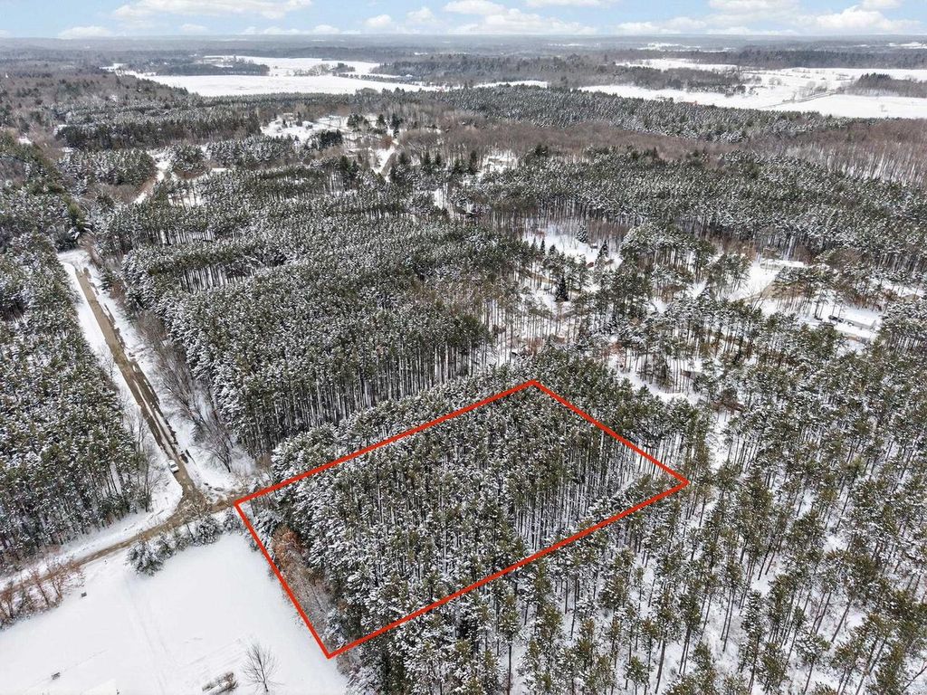 Photo of 10976 Red Pine WAY, Waupaca, WI 54981 (MLS # 50321460)