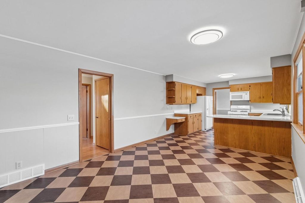 Photo of 126 Ellickson STREET, Arlington, WI 53911 (MLS # 2015568)