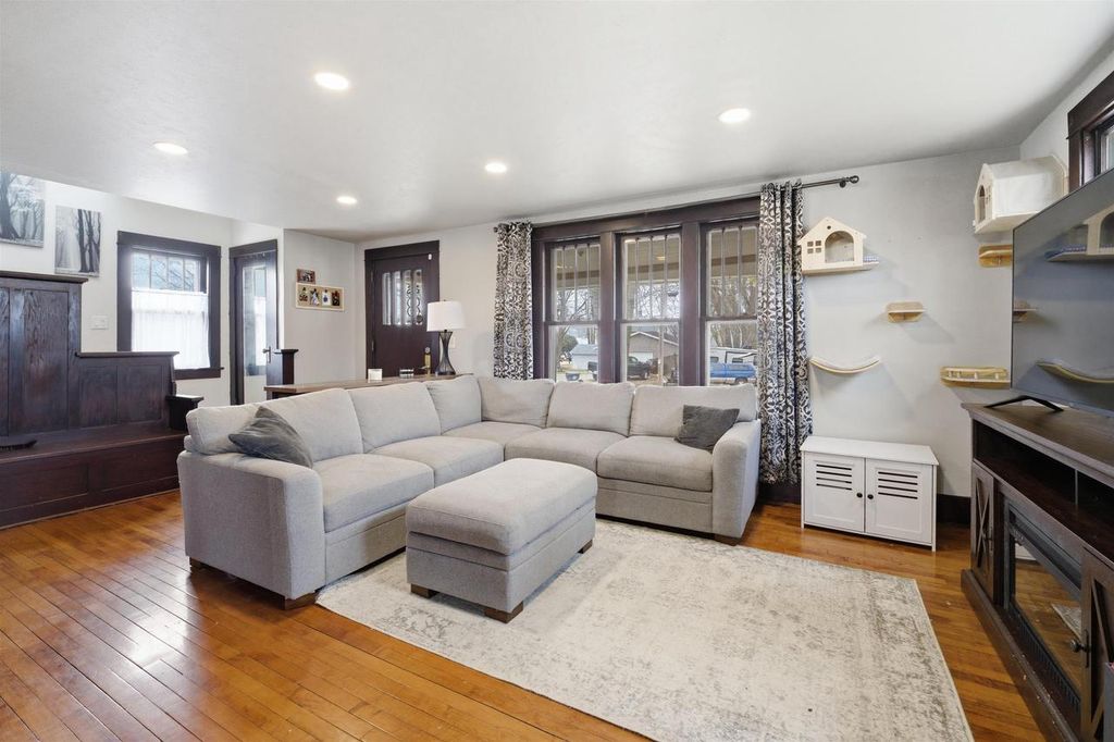 Photo of 216 Foote STREET, Seymour, WI 54165 (MLS # 50321824)