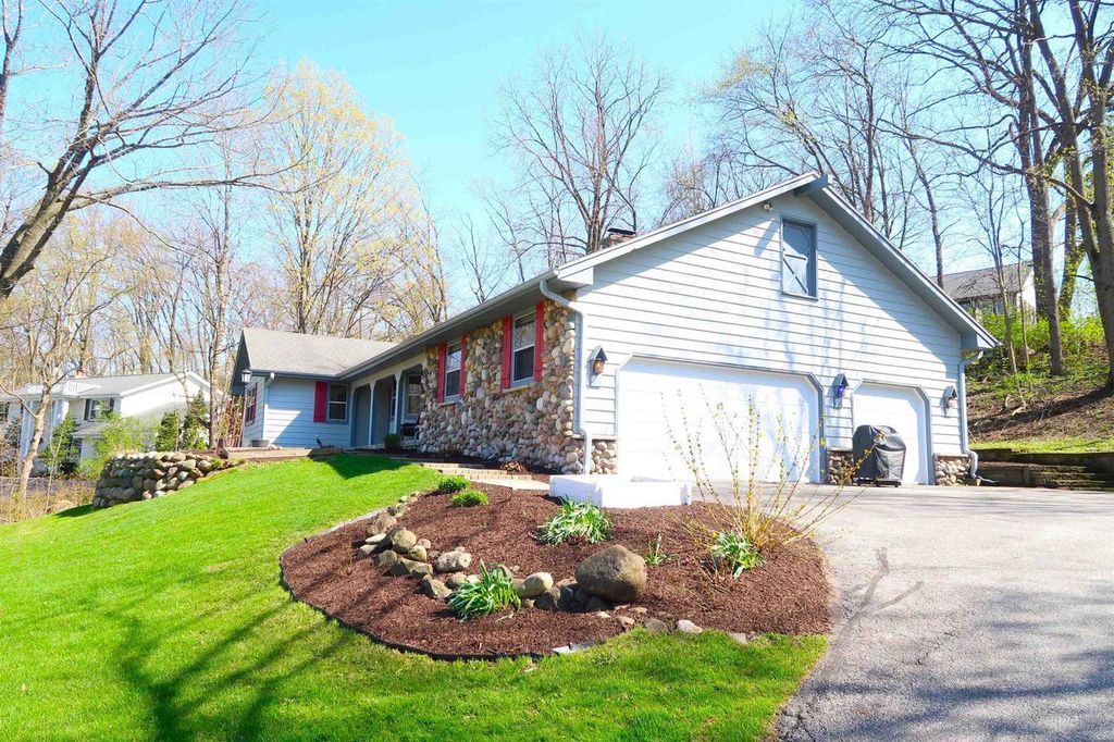 Photo of 15305 Santa Maria COURT, Brookfield, WI 53005 (MLS # 2021467)