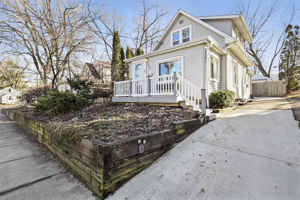 Photo of 1957 Heath AVENUE, Madison, WI 53704 (MLS # 2014718)