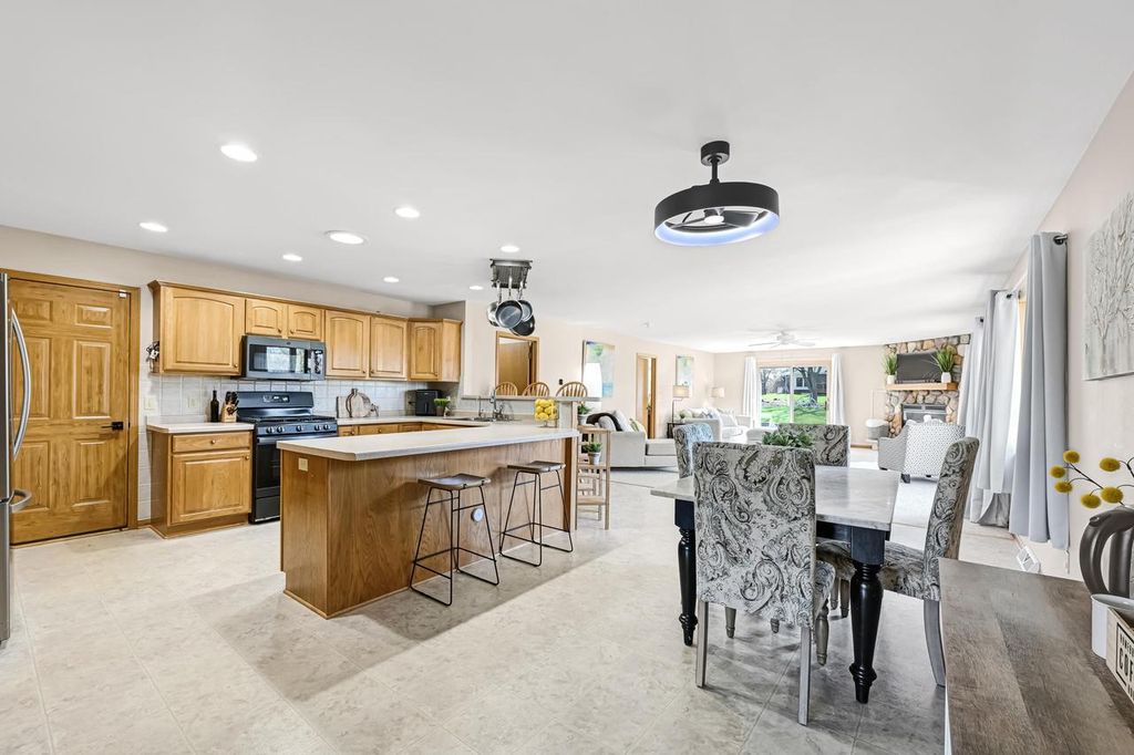 Photo of 284 Prairie RUN, Grafton, WI 53024 (MLS # 1958795)