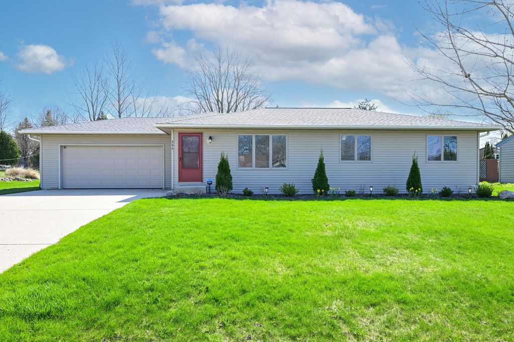 Photo of 284 Prairie RUN, Grafton, WI 53024 (MLS # 1958795)