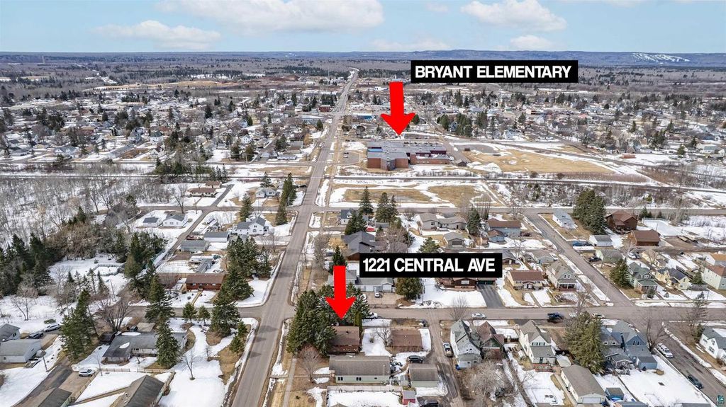 Photo of 1221 Central AVENUE, Superior, WI 54880 (MLS # 6124210)