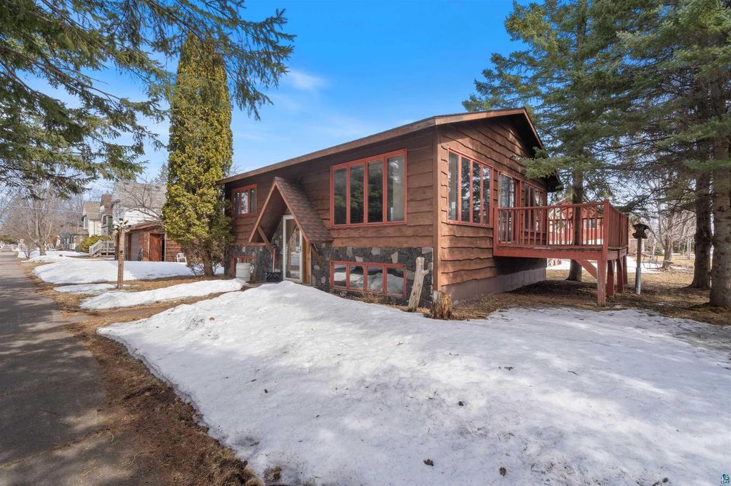 Photo of 1221 Central AVENUE, Superior, WI 54880 (MLS # 6124210)