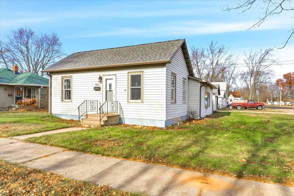 Photo of 1251 Irving STREET, Wisconsin Rapids, WI 54494 (MLS # 22505441)