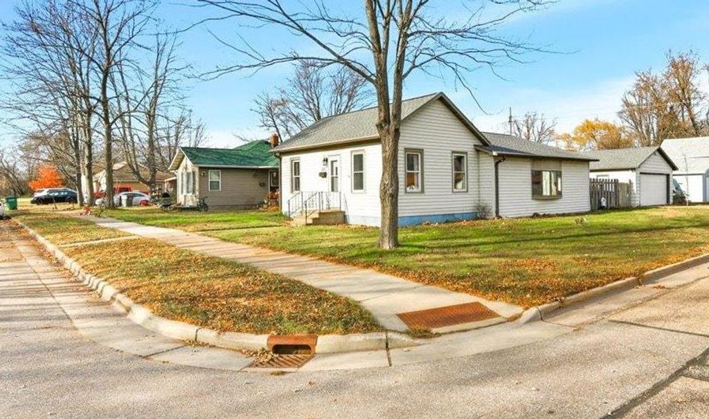 Photo of 1251 Irving STREET, Wisconsin Rapids, WI 54494 (MLS # 22505441)