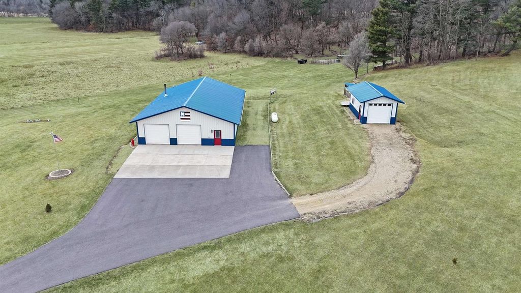 Photo of S1753 Menchoff ROAD, Reedsburg, WI 53959 (MLS # 2018497)