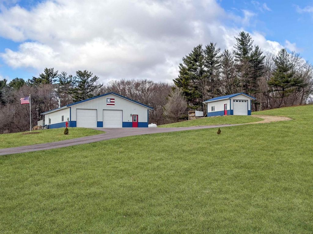 Photo of S1753 Menchoff ROAD, Reedsburg, WI 53959 (MLS # 2018497)