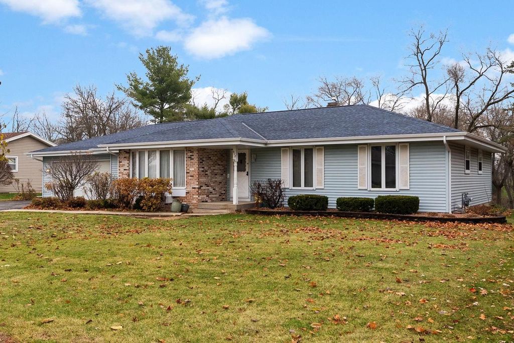 Photo of 928 Columbia DRIVE, Janesville, WI 53546 (MLS # 2012843)