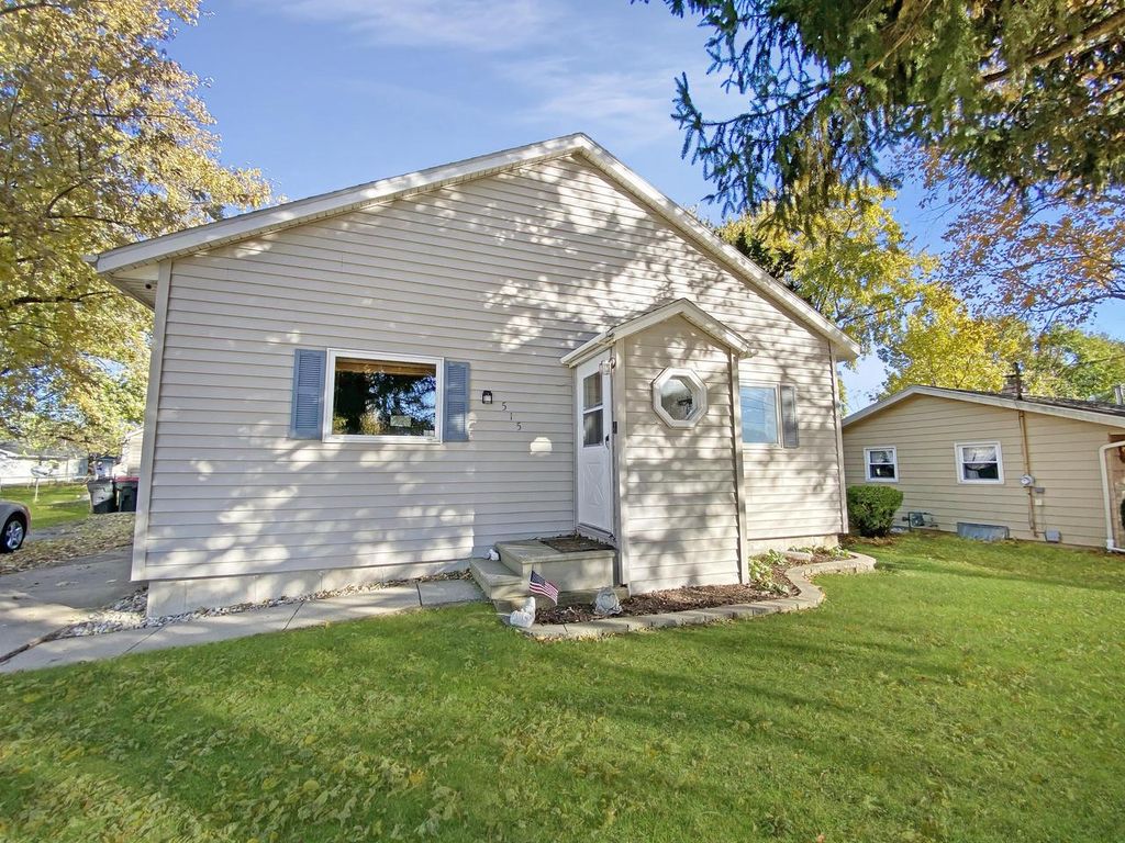 Photo of 515 Johnson AVENUE, Clinton, WI 53525 (MLS # 1941943)
