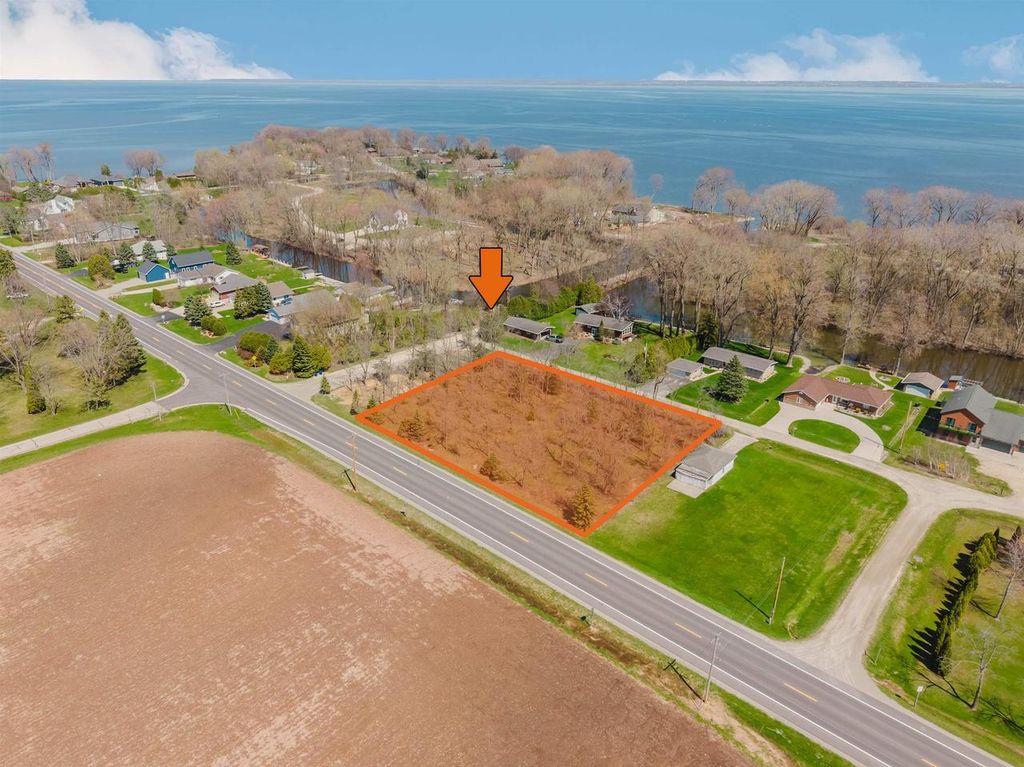Photo of Lee Harbor LANE, Oshkosh, WI 54902 (MLS # 50324820)