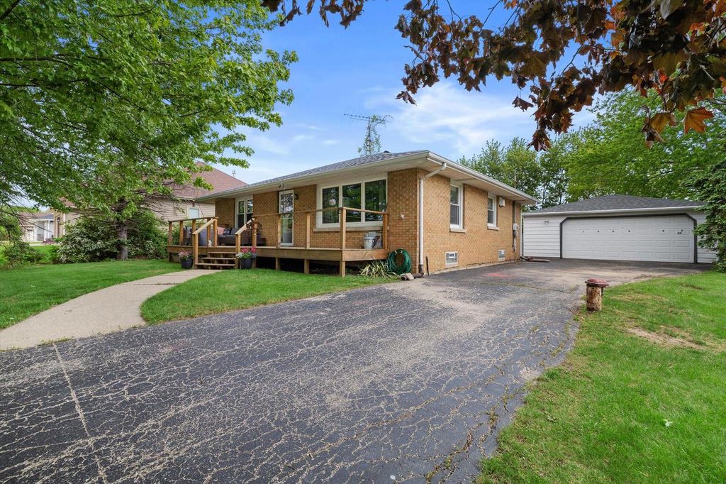 Photo of 1909 47th AVENUE, Kenosha, WI 53144 (MLS # 1963707)