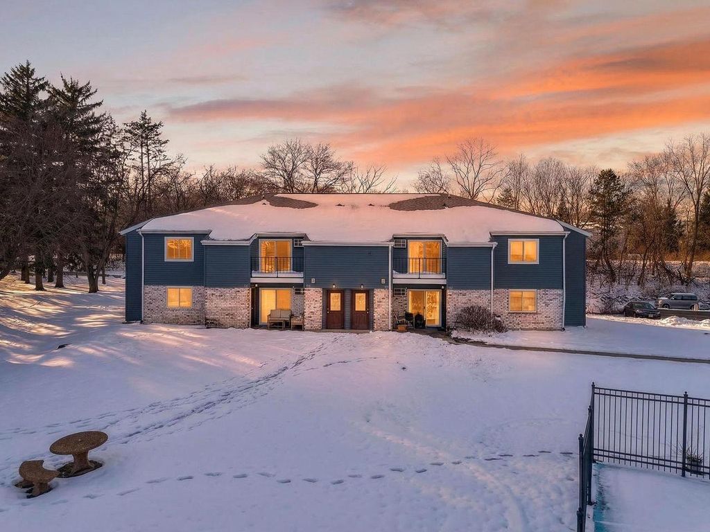 Photo of 904 Whispering Pines WAY, Fitchburg, WI 53713 (MLS # 2019765)