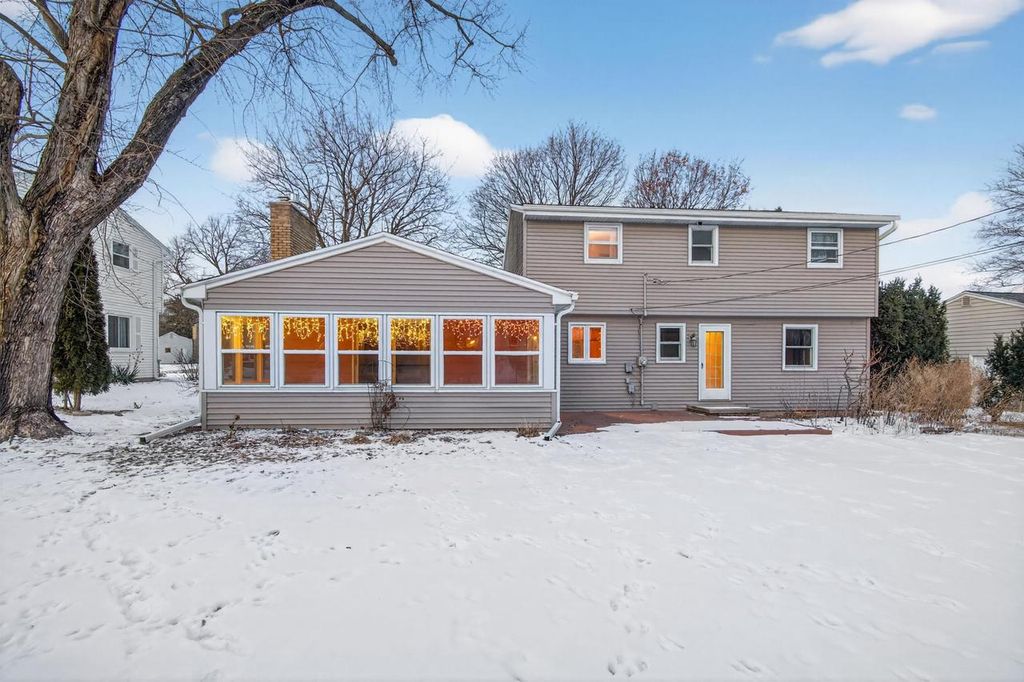 Photo of 414 Custer COURT, Green Bay, WI 54301 (MLS # 50321205)