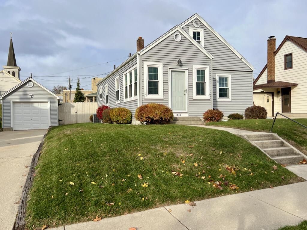 Photo of 304 St Rose AVENUE, Fredonia, WI 53021 (MLS # 1942407)