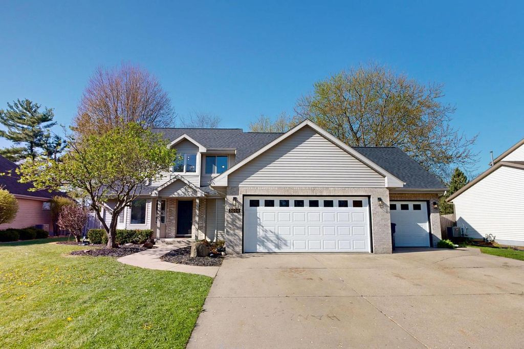 Photo of 3004 Candlewood DRIVE, Janesville, WI 53546 (MLS # 1959041)