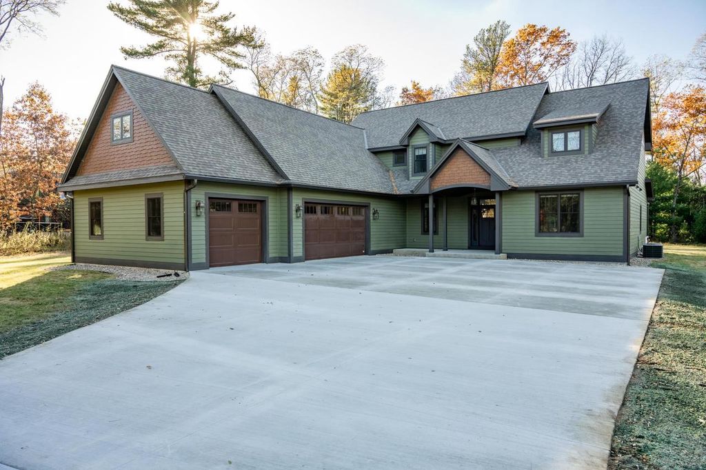 Photo of N7825 N Cherokee CIRCLE, New Lisbon, WI 53950 (MLS # 2019813)