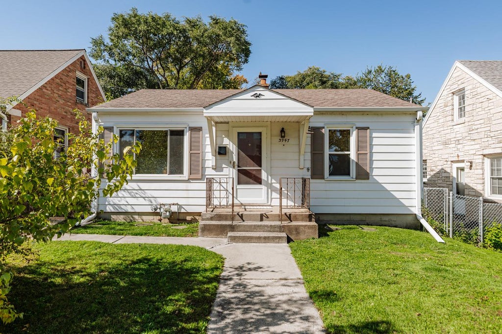 Photo of 3947 S Pine AVENUE, Milwaukee, WI 53207 (MLS # 1984497)