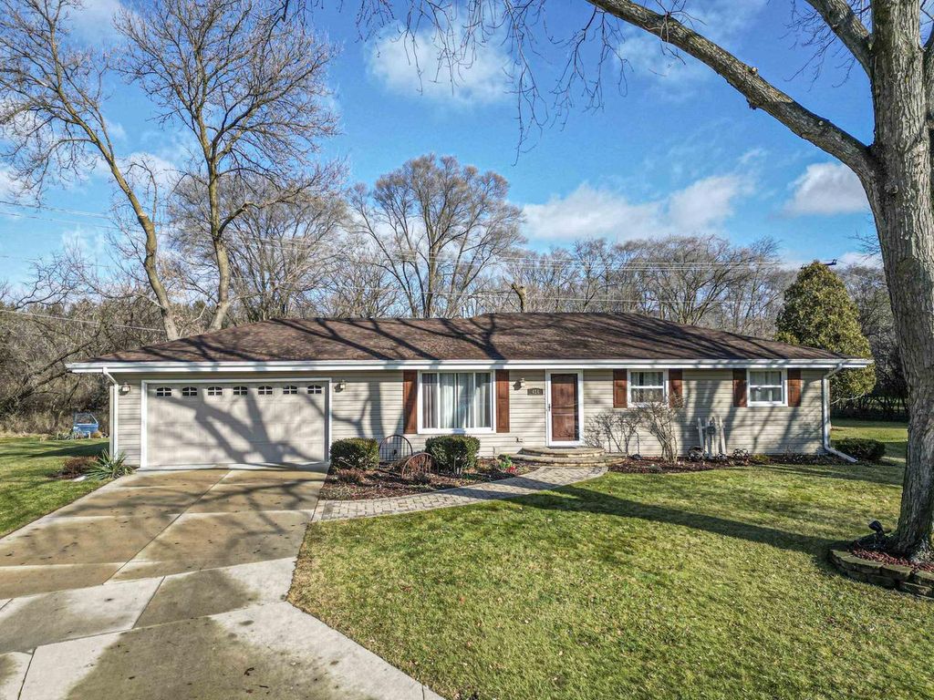 Photo of 416 Colby COURT, Janesville, WI 53546 (MLS # 2015539)