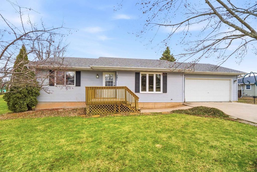 Photo of 321 Superior STREET, Omro, WI 54963 (MLS # 50323223)