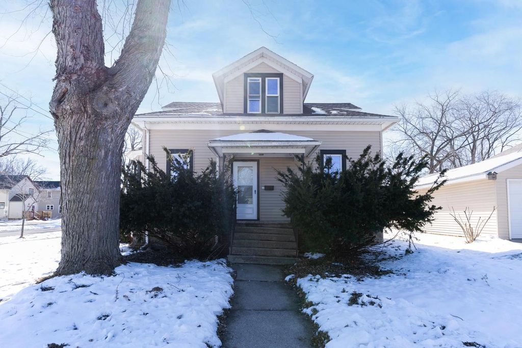 Photo of 1003 W Spencer STREET, Appleton, WI 54914 (MLS # 50321190)